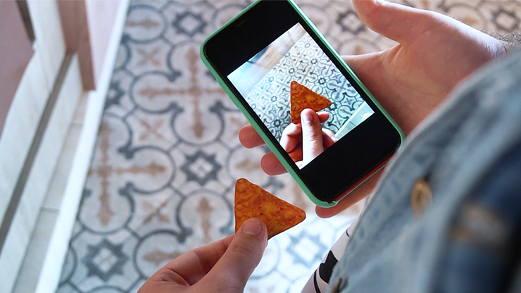 DORITO BITE (Gimmicks and online Instructions) by Julio Montoro and Gabbo Torres