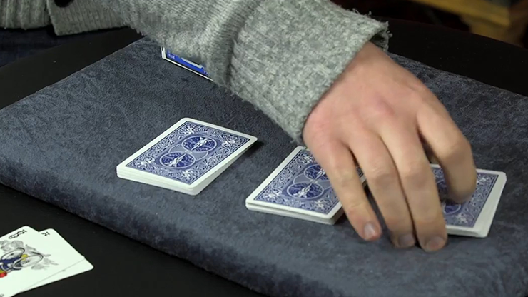 Liam Montier's THE SEER DECK Gimmick and Online Instructions (Blue)